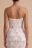 Vestido de novia largo blanco de corte sirena sin tirantes
