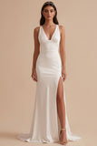 Vestido largo largo de satén de satén blanco con escote en V y abertura
