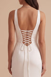 Vestido largo largo de satén de satén blanco con escote en V y abertura
