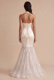 Vestido largo de novia de satén con sirenas blancas con bordado