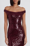 Vestido de cóctel midi de lentejuelas con funda burdeos brillante
