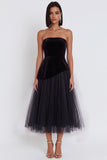 Vestido de cóctel midi de terciopelo negro sin tirantes de tul