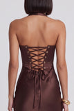 Corsé de satén marrón oscuro Bodycon Halter Vestido de cóctel Midi