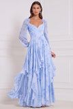 Vestido de gasa color salvia con corte en A, escote en V, mangas largas y volantes