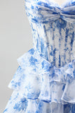Vestido largo azul de gasa con corte en A, corsé y escote sin tirantes
