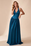 Vestido largo de invitado de boda de satén plisado en satín azul pavo real con encaje