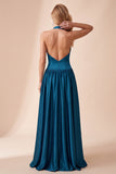 Vestido largo de invitado de boda de satén plisado en satín azul pavo real con encaje