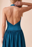 Vestido largo de invitado de boda de satén plisado en satín azul pavo real con encaje