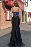 Vestido de baile de satén sirena con cuentas negras y abertura