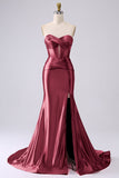 Corsé de sirena de satén sin tirantes fucsia Vestido largo de graduación PLus con abertura