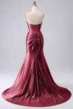 Corsé de sirena de satén sin tirantes fucsia Vestido largo de graduación PLus con abertura