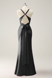 Vestido largo de dama de honor de satén con cuello en V de sirena Verde Oscuro