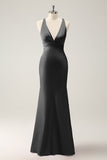Vestido largo de dama de honor de satén con cuello en V de sirena Verde Oscuro