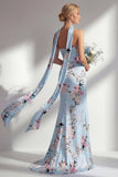 Vestido largo de dama de honor rosa sirena con estampado floral sin tirantes y abertura