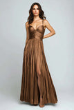Vestido formal plisado metálico Sliver A Line con abertura