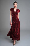 Vestido largo de fiesta navideña con cuello en V fruncido de terciopelo caramelo