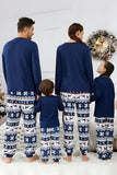 Pijamas a juego con estampado de reno azul marino para la familia