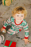 Pijamas de Navidad a juego con estampado de alce a rayas verdes y mangas largas