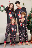 Pijama familiar a juego gris oscuro con estampado navideño