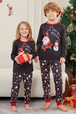 Pijama familiar a juego gris oscuro con estampado navideño