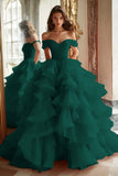 Vestido largo de fiesta con volantes y hombros descubiertos de Black Princess