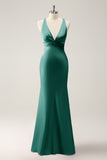Vestido largo de dama de honor de satén con cuello en V de sirena Verde Oscuro
