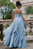 Vestido largo de dama de honor con tirantes de espagueti de línea Matcha A con volantes