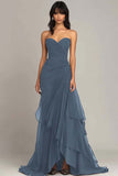 Vestido negro con volantes fruncidos
