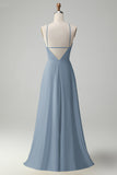 Vestido largo de dama de honor recortado de una línea azul polvoriento con flor