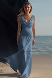 Vestido boho largo blanco de playa con escote en V fruncido