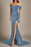 Vestido formal negro sirena con hombros descubiertos y abertura