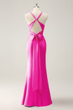 Vestido largo de dama de honor de satén con cuello en V de sirena Eucalipto