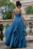 Vestido largo de dama de honor con tirantes de espagueti de línea Eucalipto A con volantes