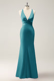 Vestido largo de dama de honor de satén con cuello en V de sirena Eucalipto