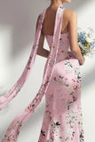 Vestido largo de dama de honor rosa sirena con estampado floral sin tirantes y abertura