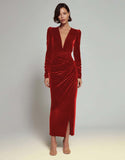Vestido Largo Formal de Terciopelo Fruncido con Cuello en V y Tubo de Oliva con Abertura