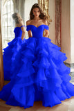 Vestido largo de fiesta con volantes y hombros descubiertos de Black Princess