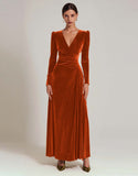 Vestido formal de terciopelo oliva con cuello en V y mangas largas