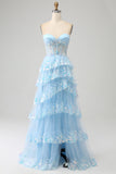 Vestido de fiesta de tul escalonado sin tirantes lavanda con apliques