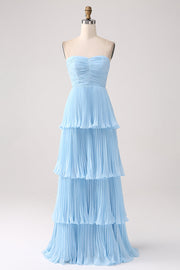 Vestido de fiesta azul cielo sin tirantes con plisado