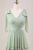 Dusty Sage A Line Vestido de dama de honor de gasa con volantes