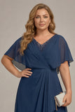 Vestido de madre de la novia de chiffon de talla grande en línea en A azul marino con volantes