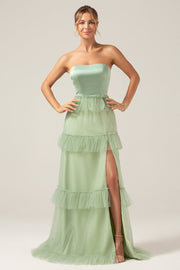 Vestido de dama de honor largo sin tirantes de línea A de Matcha con volantes