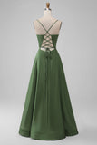 Vestido largo de dama de honor largo con escote en V verde con cuello en V