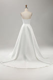 Elegante vestido de novia blanco una línea sin tirantes plisado de barrido de tren con división