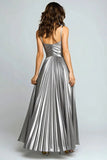Vestido formal plisado metálico Sliver A Line con abertura