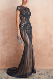 Precioso vestido de fiesta burdeos con cuello joya de sirena con abalorios