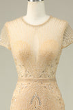 Precioso vestido de fiesta burdeos con cuello joya de sirena con abalorios