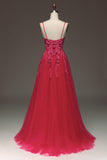 Tirantes finos Un vestido de fiesta rojo con apliques