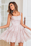 Lindo vestido corto de bienvenida impreso en azul